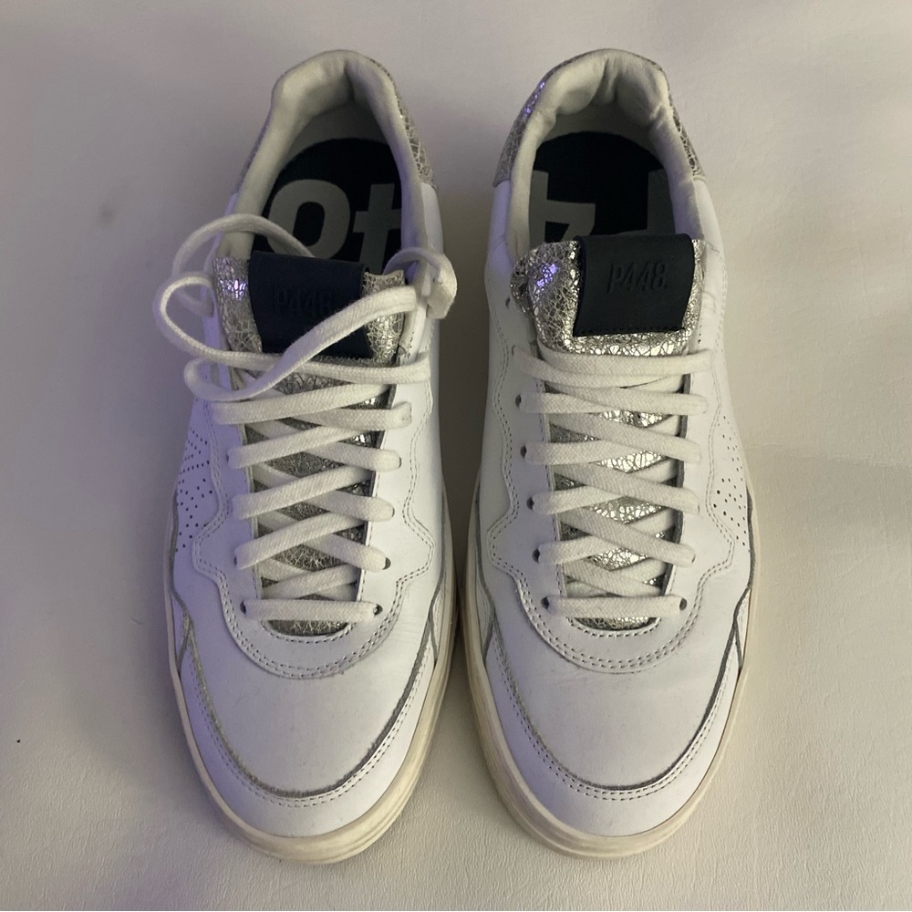 P448 Bali White Sneakers Tennis Shoes Classic Wmn’s‎ 10 Metallic EUC - Picture 3 of 10